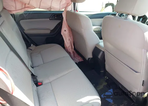 2018 Subaru Forester 2.5I Premium z USA, uszkodzony, nr VIN JF2SJAEC8JH507313